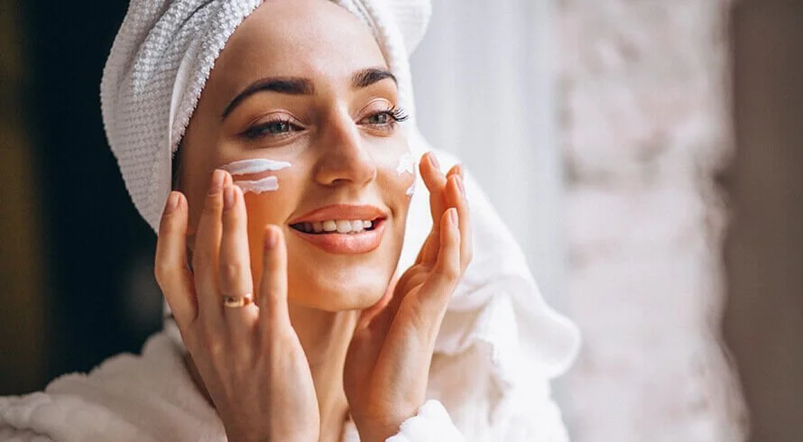 Using-skincare-products-in-your-morning-routine